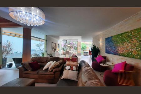 Casa à venda com 4 quartos, 320m² em Jardim Marajoara, São Paulo