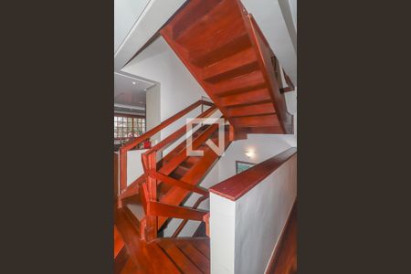 Escada de casa de condomínio à venda com 3 quartos, 234m² em Boa Vista, Porto Alegre