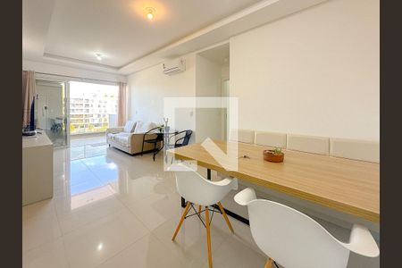 Sala de Jantar de apartamento para alugar com 2 quartos, 90m² em Jurerê Internacional, Florianópolis