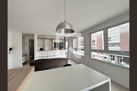 Sala/Cozinha de apartamento para alugar com 1 quarto, 56m² em Vila Olímpia, São Paulo