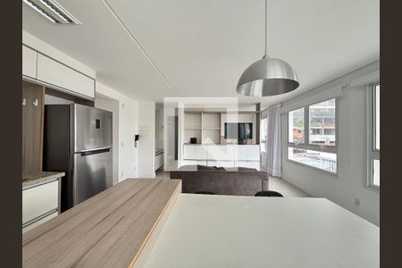 Sala/Cozinha de apartamento para alugar com 1 quarto, 56m² em Vila Olímpia, São Paulo