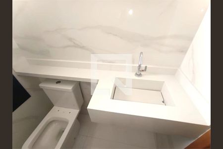Casa à venda com 3 quartos, 150m² em Vila Domitila, São Paulo