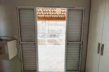 Casa à venda com 3 quartos, 240m² em Vila Romero, São Paulo