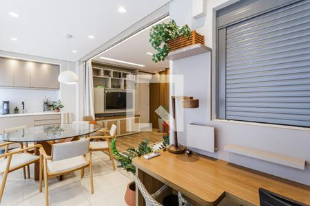 Sala de apartamento para alugar com 2 quartos, 74m² em Indianópolis, São Paulo
