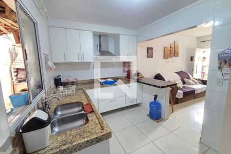 Cozinha de casa de condomínio para alugar com 2 quartos, 85m² em Nova Mirim, Praia Grande