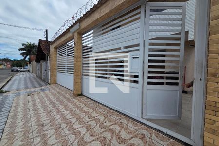 Fachada de casa de condomínio para alugar com 2 quartos, 85m² em Nova Mirim, Praia Grande