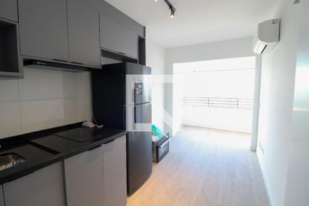 Cozinha de apartamento para alugar com 1 quarto, 33m² em Butantã, São Paulo