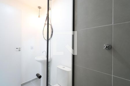 Banheiro  de apartamento para alugar com 1 quarto, 24m² em Barra Funda, São Paulo