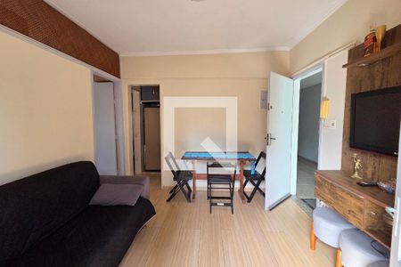 Sala de apartamento para alugar com 1 quarto, 39m² em Vila Tupi, Praia Grande