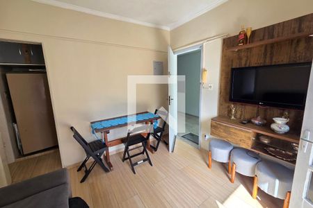 Sala de apartamento para alugar com 1 quarto, 39m² em Vila Tupi, Praia Grande