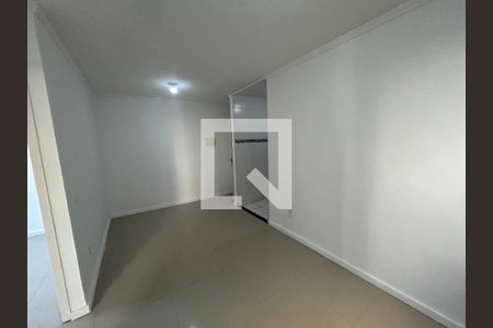 Sala de apartamento para alugar com 2 quartos, 45m² em Água Santa, Rio de Janeiro