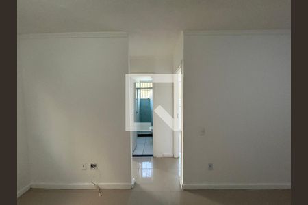 Corredor de apartamento para alugar com 2 quartos, 45m² em Água Santa, Rio de Janeiro