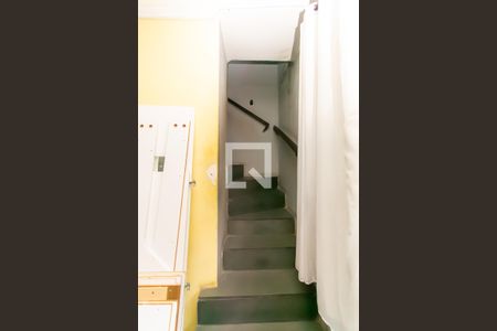 Escada de casa à venda com 5 quartos, 110m² em Quinta da Paineira, São Paulo