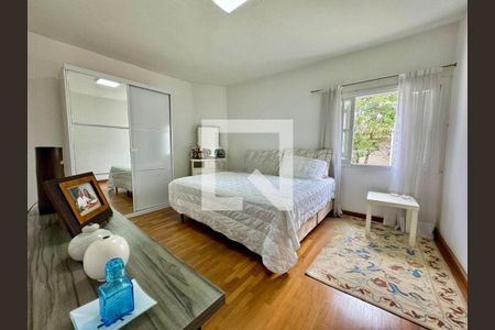 Casa à venda com 3 quartos, 182m² em Vila Elvira, São Paulo