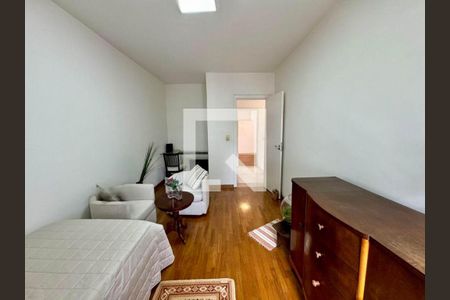 Casa à venda com 3 quartos, 182m² em Vila Elvira, São Paulo