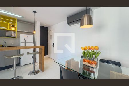 Quarto e sala de apartamento para alugar com 1 quarto, 49m² em Vila Gertrudes, São Paulo