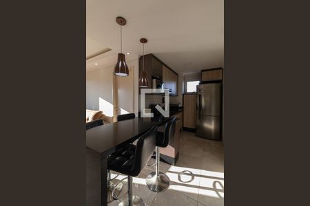Sala/Cozinha/Área de Serviço  de apartamento à venda com 2 quartos, 52m² em Jardim Santa Teresinha, São Paulo