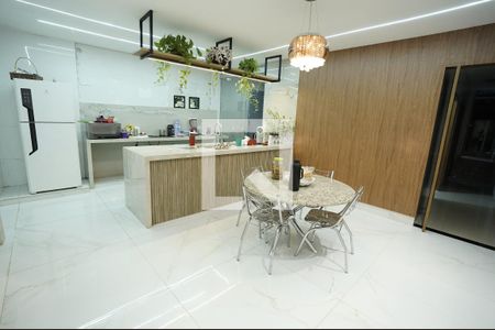 Casa à venda com 3 quartos, 360m² em Jardim Balneario Meia Ponte, Goiânia