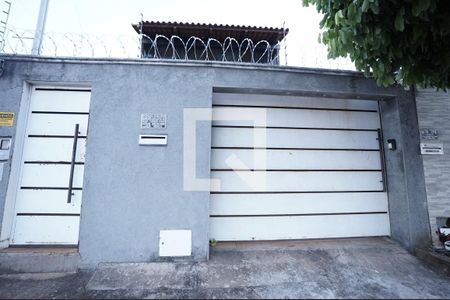 Casa à venda com 3 quartos, 360m² em Jardim Balneario Meia Ponte, Goiânia