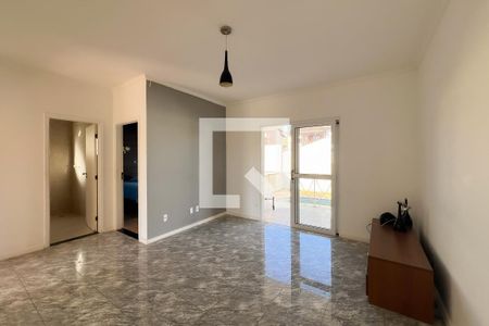 Sala de TV de casa de condomínio à venda com 3 quartos, 290m² em Jardim Sao Pedro, Valinhos