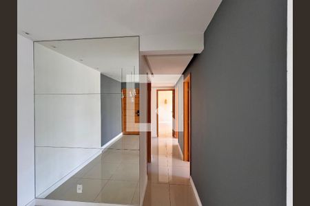 Corredor de apartamento para alugar com 3 quartos, 85m² em Recreio dos Bandeirantes, Rio de Janeiro