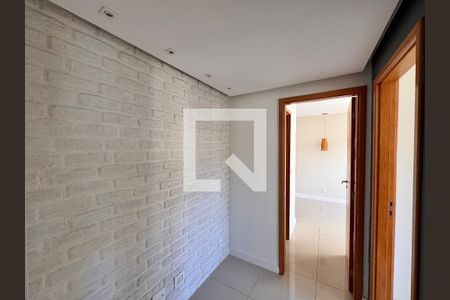 Corredor de apartamento para alugar com 3 quartos, 85m² em Recreio dos Bandeirantes, Rio de Janeiro