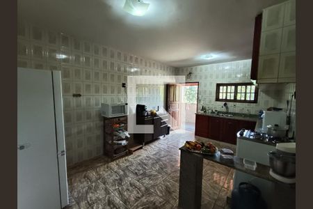 Cozinha de casa de condomínio para alugar com 4 quartos, 214m² em Rio do Ouro, São Gonçalo