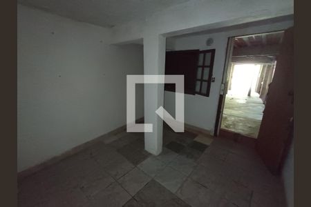Sala de casa de condomínio para alugar com 4 quartos, 214m² em Rio do Ouro, São Gonçalo