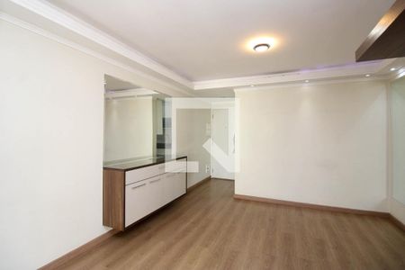 Sala  de apartamento para alugar com 3 quartos, 70m² em Vila Suzana, São Paulo