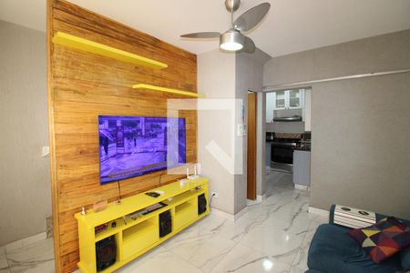 Sala de casa de condomínio para alugar com 2 quartos, 70m² em Vila Regina, São Paulo
