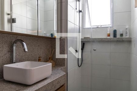 Banheiro da Suíte de apartamento à venda com 2 quartos, 48m² em Palmeiras, Belo Horizonte