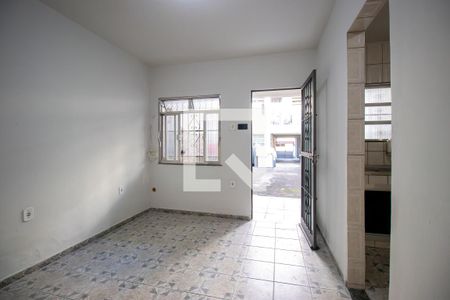 Sala de casa para alugar com 1 quarto, 50m² em Irajá, Rio de Janeiro