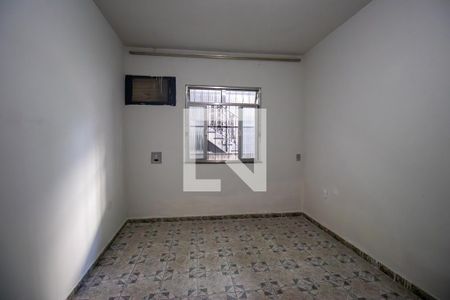 Quarto de casa para alugar com 1 quarto, 50m² em Irajá, Rio de Janeiro