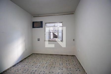 Quarto de casa para alugar com 1 quarto, 50m² em Irajá, Rio de Janeiro