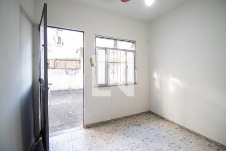 Sala de casa para alugar com 1 quarto, 50m² em Irajá, Rio de Janeiro