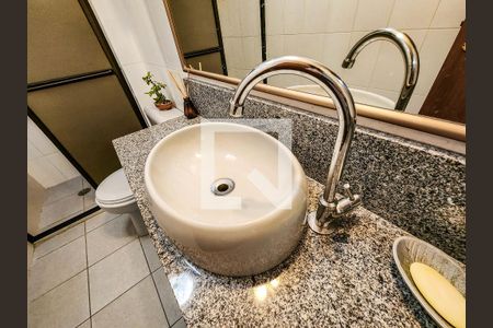 Banheiro Social de apartamento para alugar com 2 quartos, 86m² em São João, Jacareí