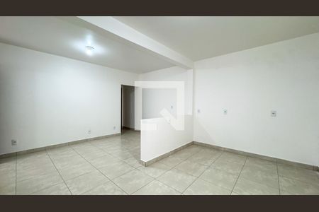 Sala e Cozinha de casa para alugar com 1 quarto, 50m² em Jardim São Luís, São Paulo