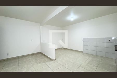 Sala e Cozinha de casa para alugar com 1 quarto, 50m² em Jardim São Luís, São Paulo