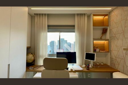 Quarto de apartamento à venda com 2 quartos, 71m² em Jardins, São Paulo