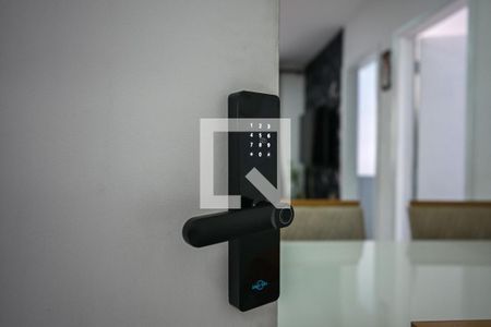Fechadura Eletrônica de apartamento para alugar com 2 quartos, 47m² em Parque Pinheiros, Taboão da Serra