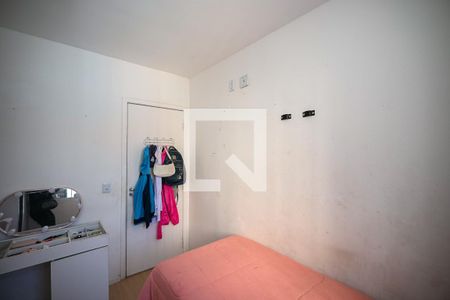 Quarto 1 de apartamento para alugar com 2 quartos, 47m² em Parque Pinheiros, Taboão da Serra
