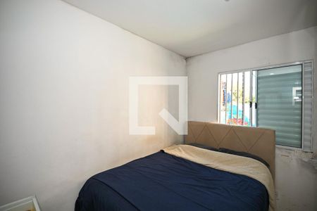 Quarto 2 de apartamento para alugar com 2 quartos, 47m² em Parque Pinheiros, Taboão da Serra