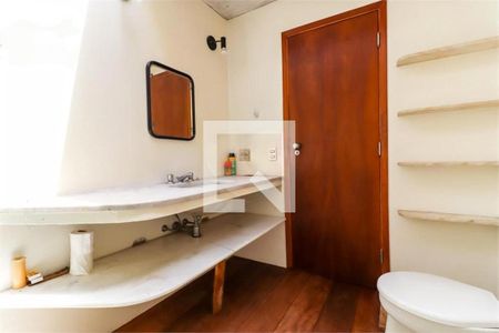 Casa à venda com 4 quartos, 348m² em Jardim Morumbi, São Paulo