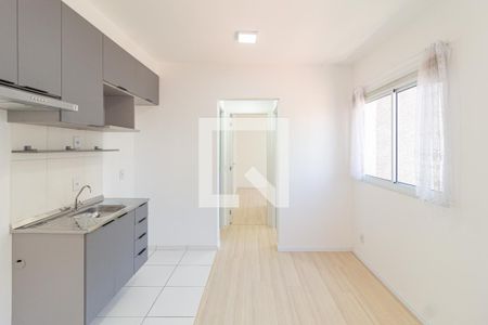 Sala/Cozinha de apartamento para alugar com 2 quartos, 35m² em Vila Sul Americana, Carapicuíba