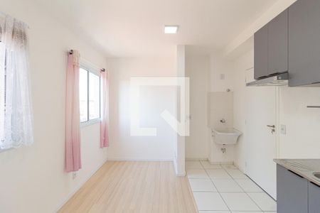 Sala/Cozinha de apartamento para alugar com 2 quartos, 35m² em Vila Sul Americana, Carapicuíba