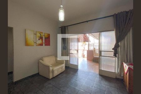 Casa à venda com 2 quartos, 210m² em Milionários, Belo Horizonte