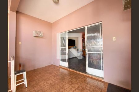 Casa à venda com 2 quartos, 210m² em Milionários, Belo Horizonte