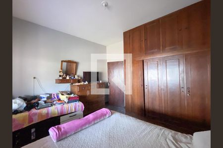 Casa à venda com 2 quartos, 210m² em Milionários, Belo Horizonte