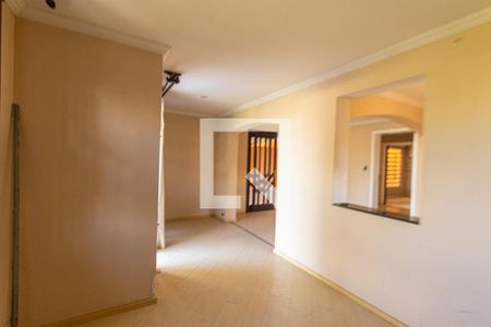 Sala de casa à venda com 3 quartos, 270m² em Capão Raso, Curitiba