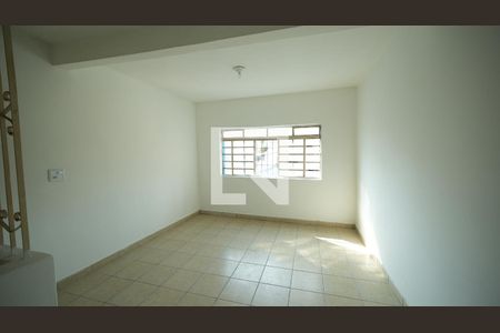 Quarto 1 de casa para alugar com 2 quartos, 60m² em Santa Terezinha, Santo André